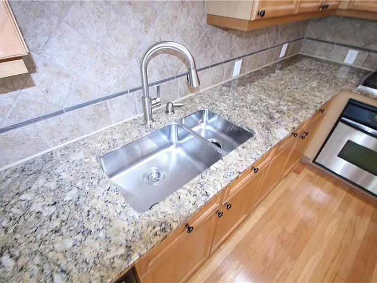 11 Perimeter Ctr E #2304 — Photo 12
