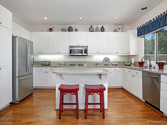 4th image of 3158 W Canyon Ave