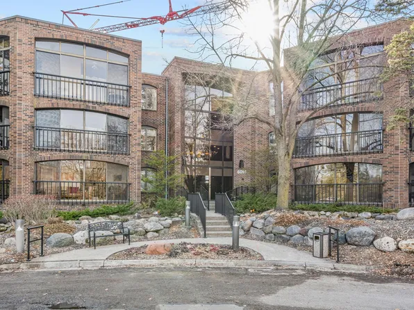 6051 Laurel Ave APT 211, Golden Valley, MN 55416