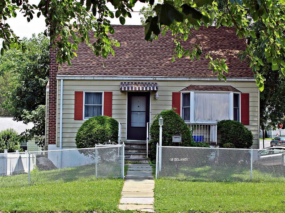 1st image of 18 N Lawn Ave