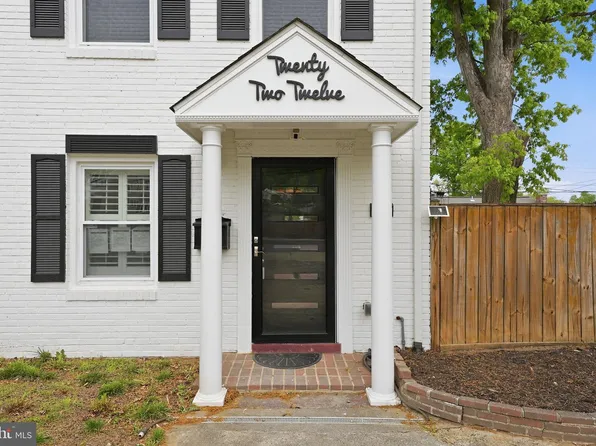 2212 Huntington Ave, Alexandria, VA 22303