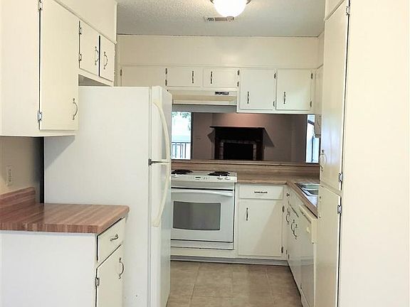 4th image of 2813 Langley Ave #A202