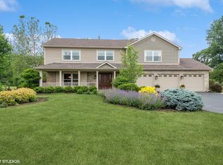 13 Cambridge Dr, Hawthorn Woods, IL 60047