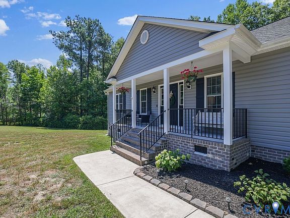 3rd image of 222 Oak Ridge Ct