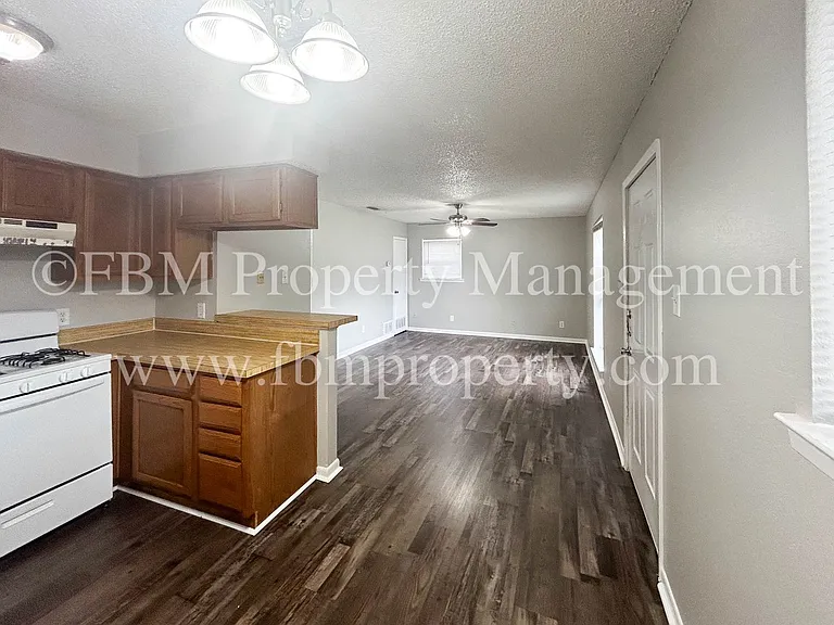 604 Walter Stephenson Rd #B — Photo 18