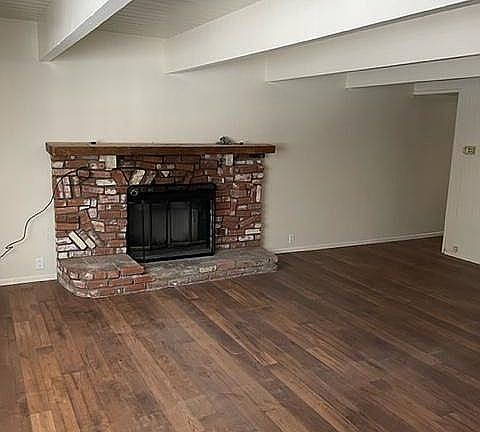 4th image of 934 Pine Ln