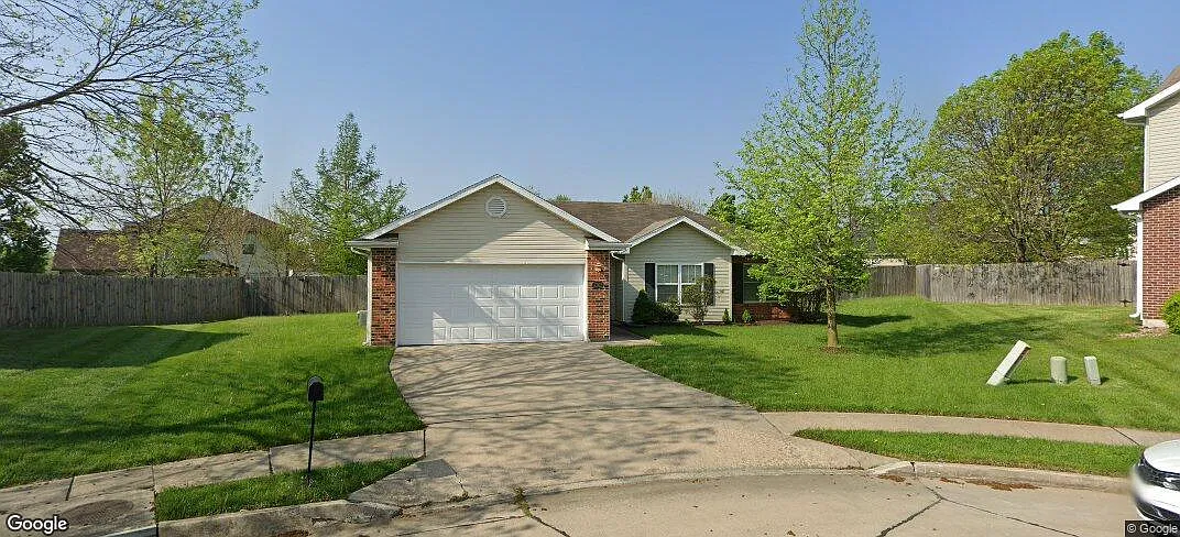 3 bed, 1262 sqft, $1,900 — Photo 1