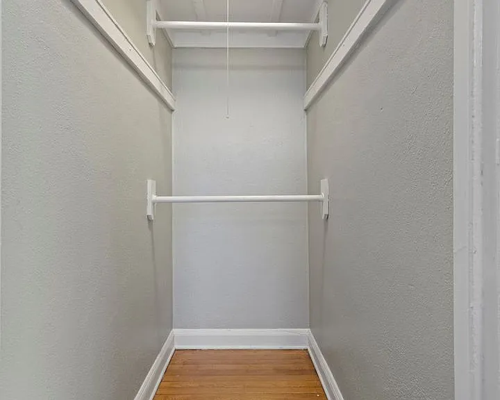 Piccadilly Apartments — Photo 10