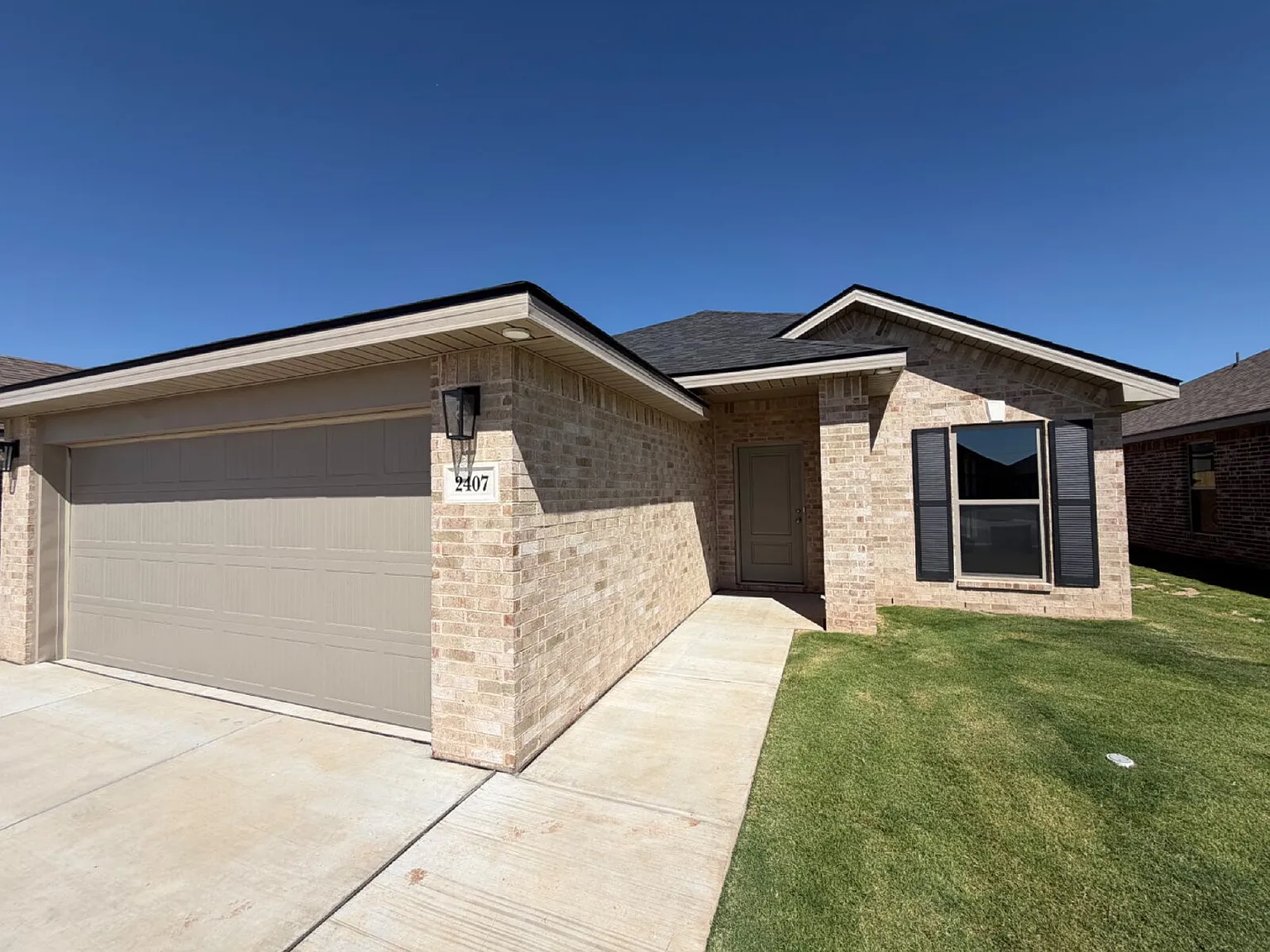 3 bed, 2.0 bath, 1550 sqft, $1,825 — Photo 2