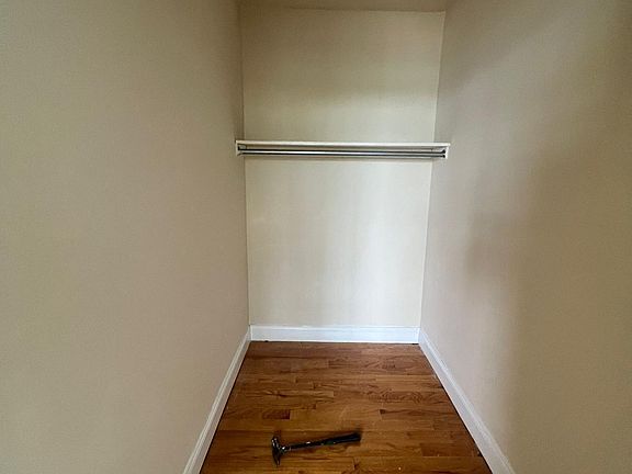 3rd image of 4010 Bronxwood Ave #0