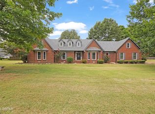 443 Shadow Ridge Dr, Jackson, TN 38305