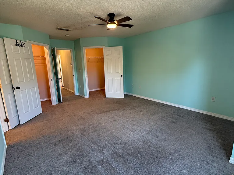 5153 Victoria Dr — Photo 25