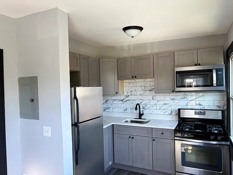 809 Brooks Ln #2 — Photo 21