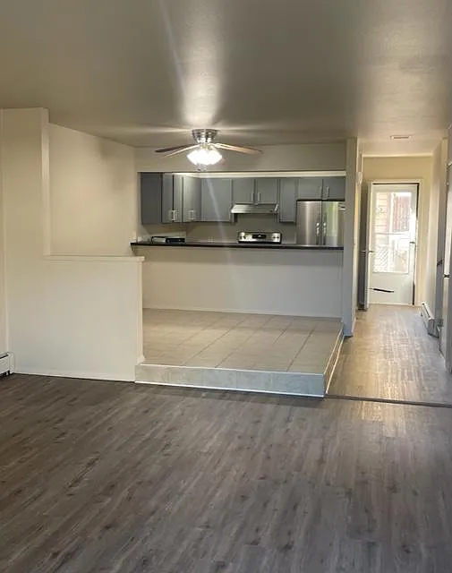 3 bed, 2.5 bath, 1720 sqft, $2,000 — Photo 2