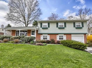 1938 Crooked Oak Dr, Lancaster, PA 17601
