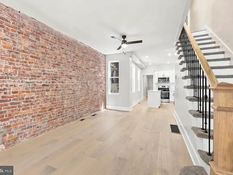 3345 Amber St — Photo 4
