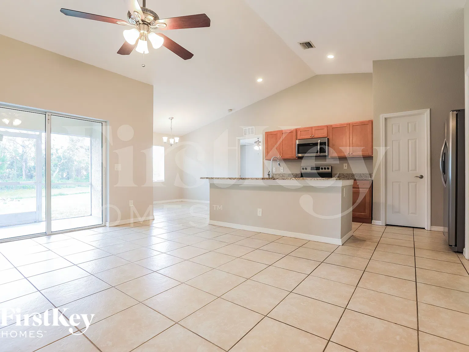3 bed, 2.0 bath, 1323 sqft, $1,990 — Photo 3
