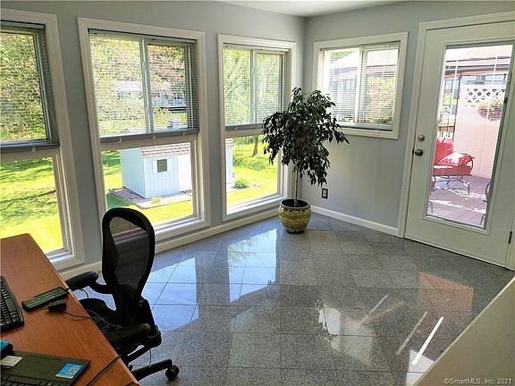 3rd image of 21 Fernwood Dr