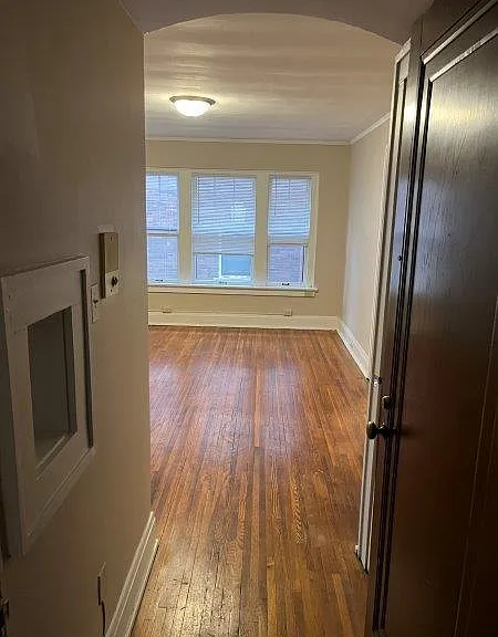 1711 Pleasant St #2 — Photo 3