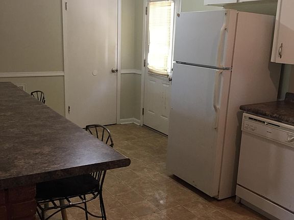 4th image of 4611 Sheryl St