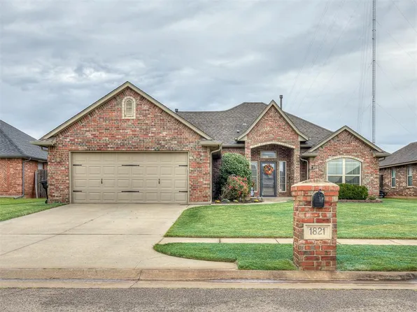 1821 NE 31st St, Moore, OK 73160