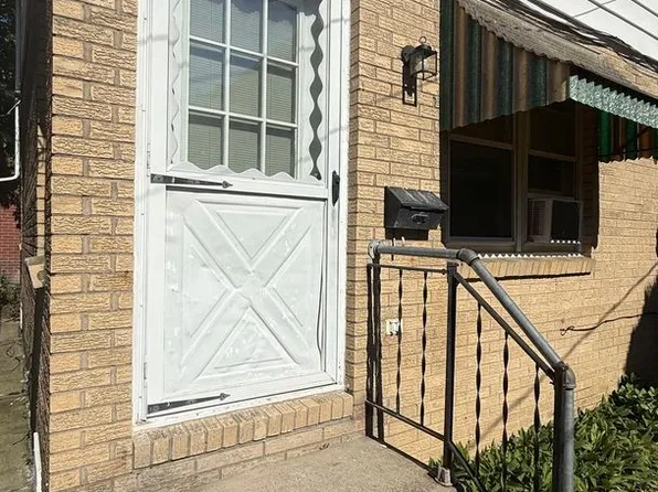 709 E 29th St, Anderson, IN 46016