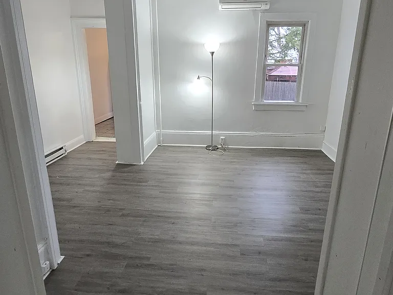 916 Wolcott Ave #3 — Photo 7