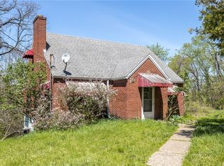 321 Apache Dr, Monessen, PA 15062