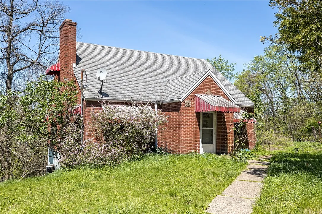 321 Apache Dr photo 1