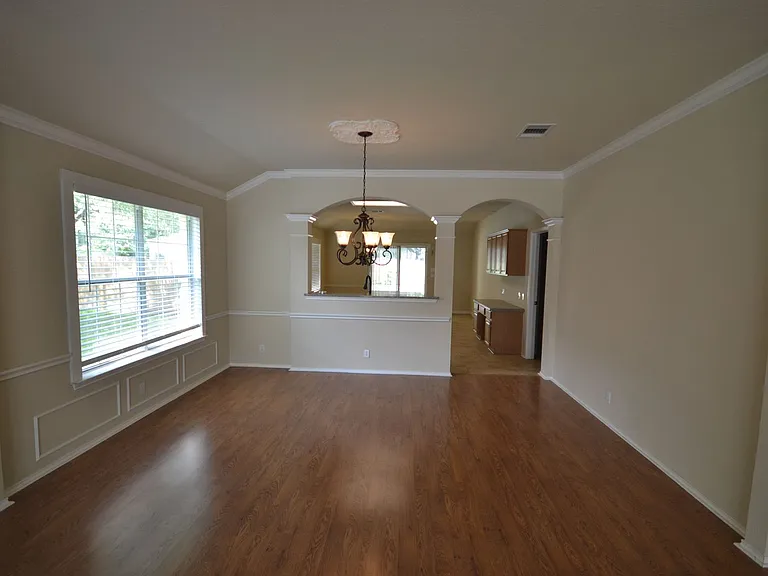 1803 Warwick Cv — Photo 24