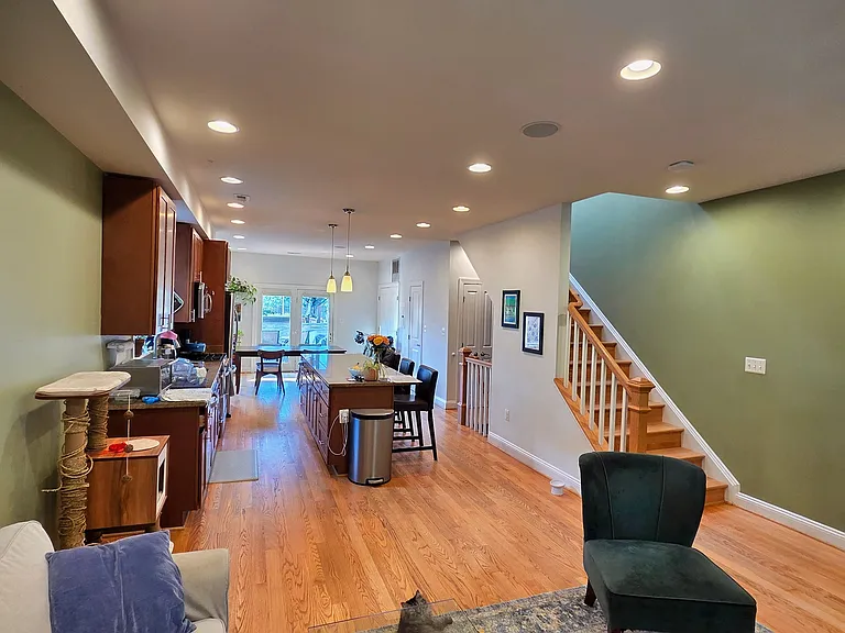 907 Webster St NW #3 — Photo 2