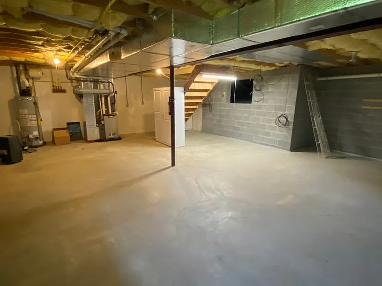 472 Hillside Dr — Photo 31