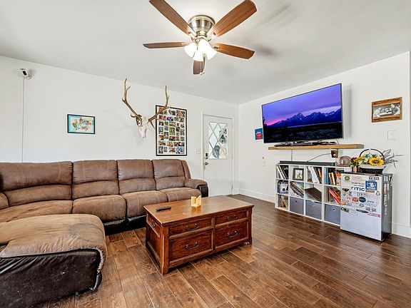 4th image of 2830 2nd Ave W