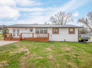 102 Hickory Ln, Sweetwater, TN 37874