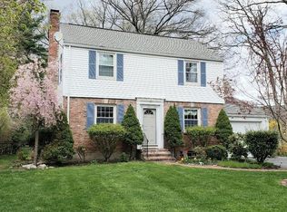 6 Avon Ln, Natick, MA 01760