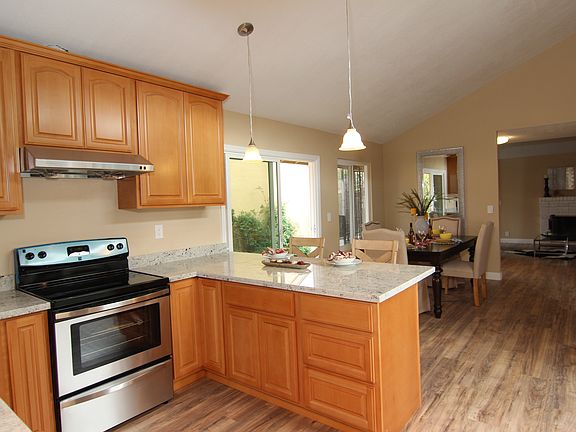2nd image of 1338 Sunnycrest Cir