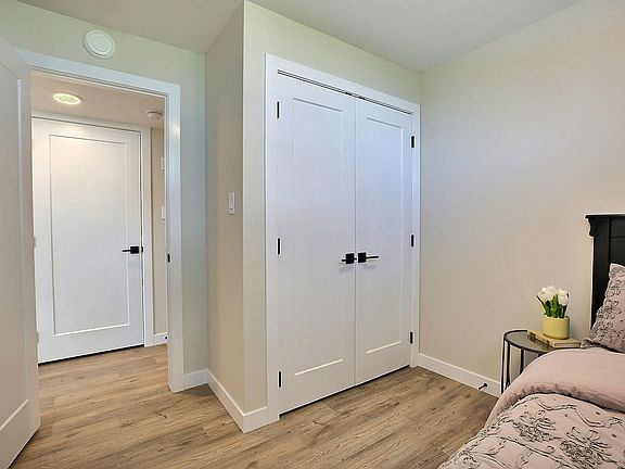 3rd image of 2901 Chuka Blvd