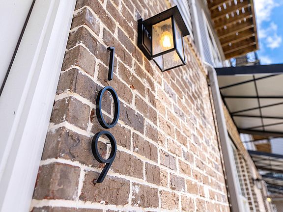 4th image of 1621 Fagan St #109
