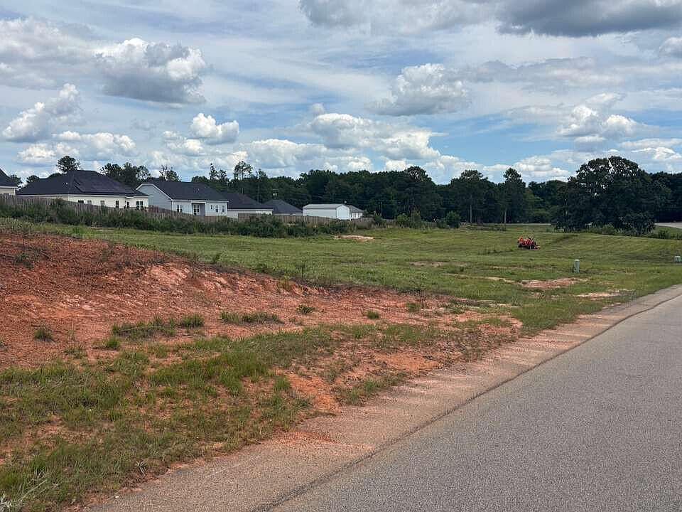2nd image of 30 Willis Rd