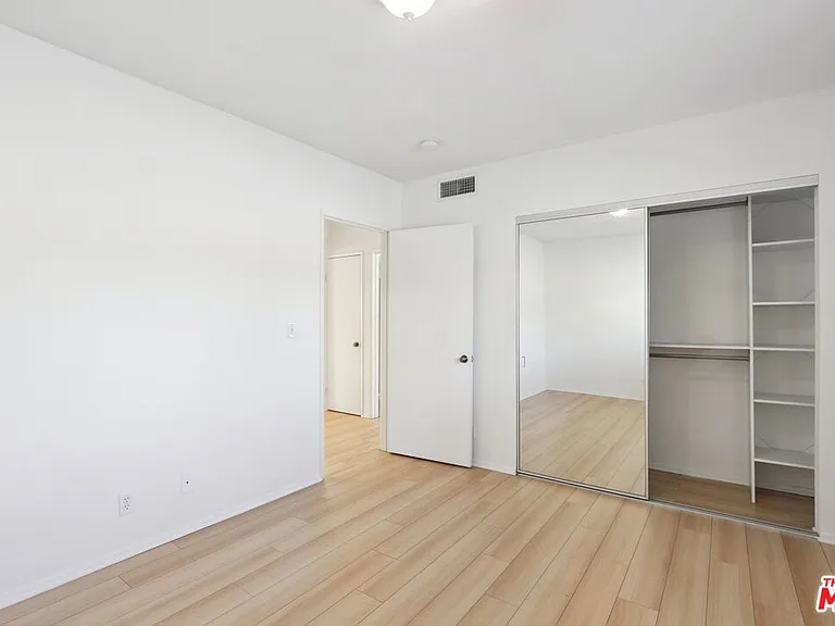 5429 Troost Ave #4 — Photo 21