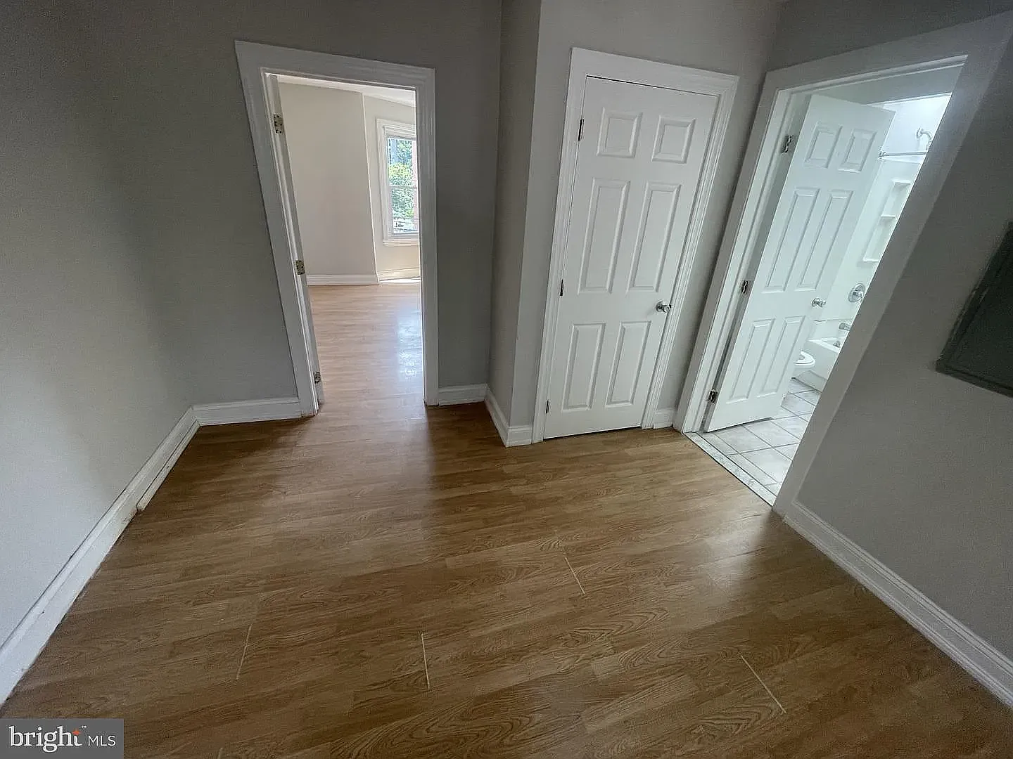 1 bed, 1000 sqft, $1,190 — Photo 2