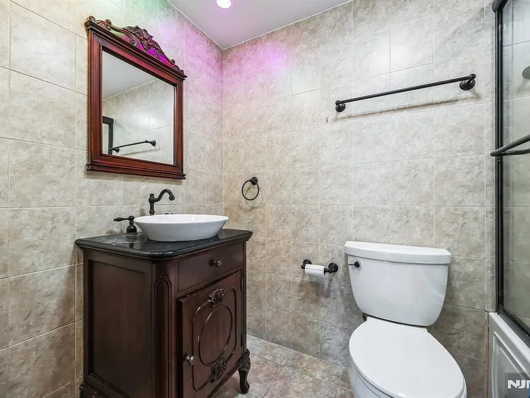 300 Winston Dr #2020 — Photo 10