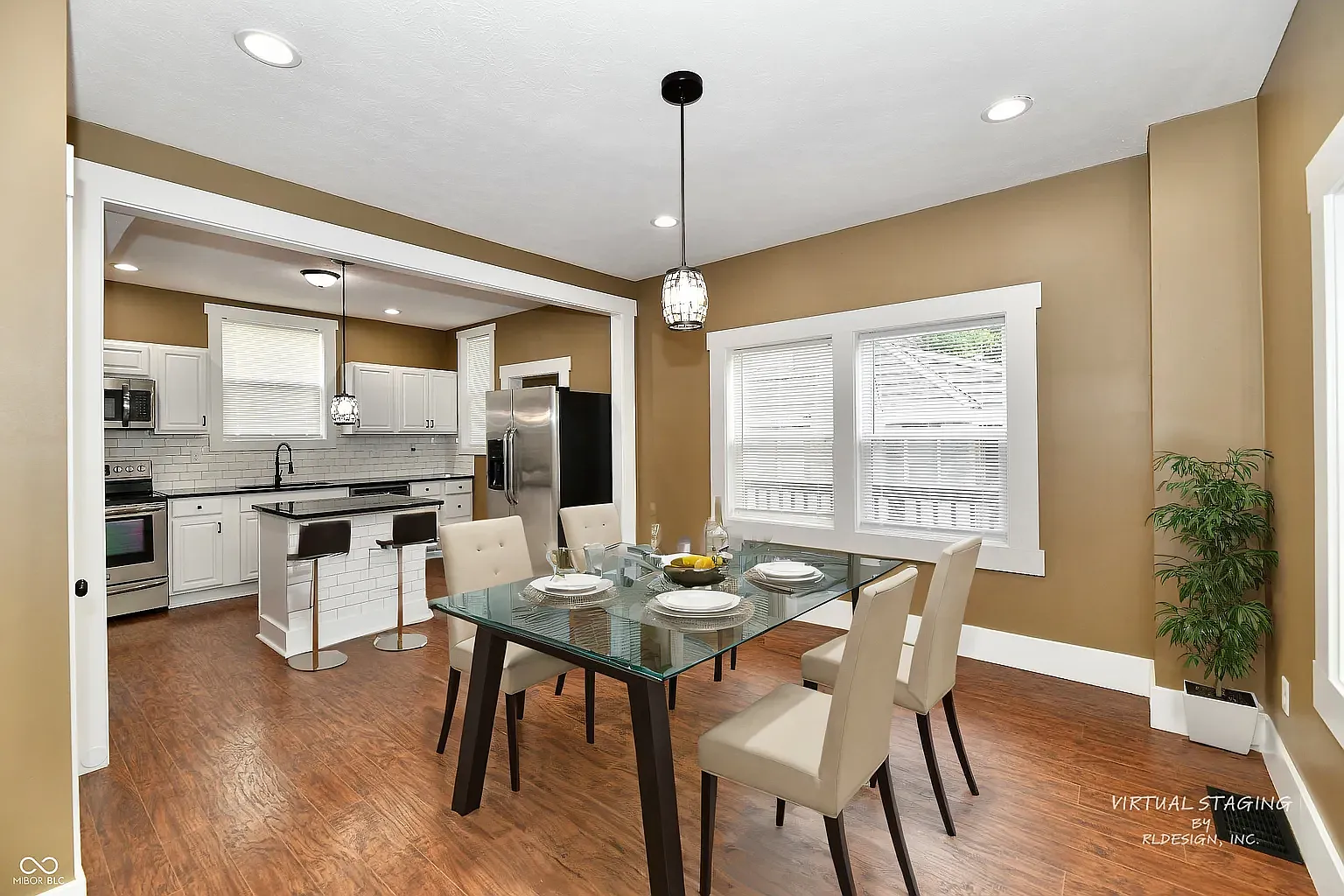 3 bed, 1.5 bath, 2160 sqft, $1,879 — Photo 2