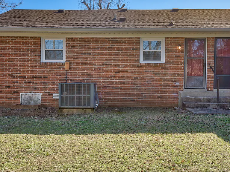 812 Riviera Dr #810 — Photo 16