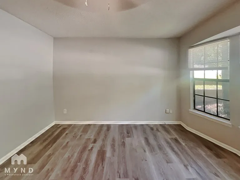 5845 Cheryl Dr — Photo 8