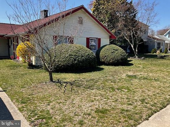 2nd image of 12 Berkshire Ln