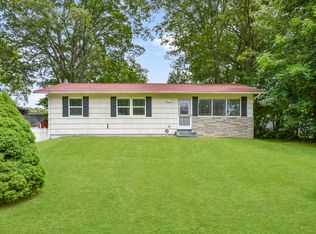 198 Macon Dr, Bridgeport, CT 06606