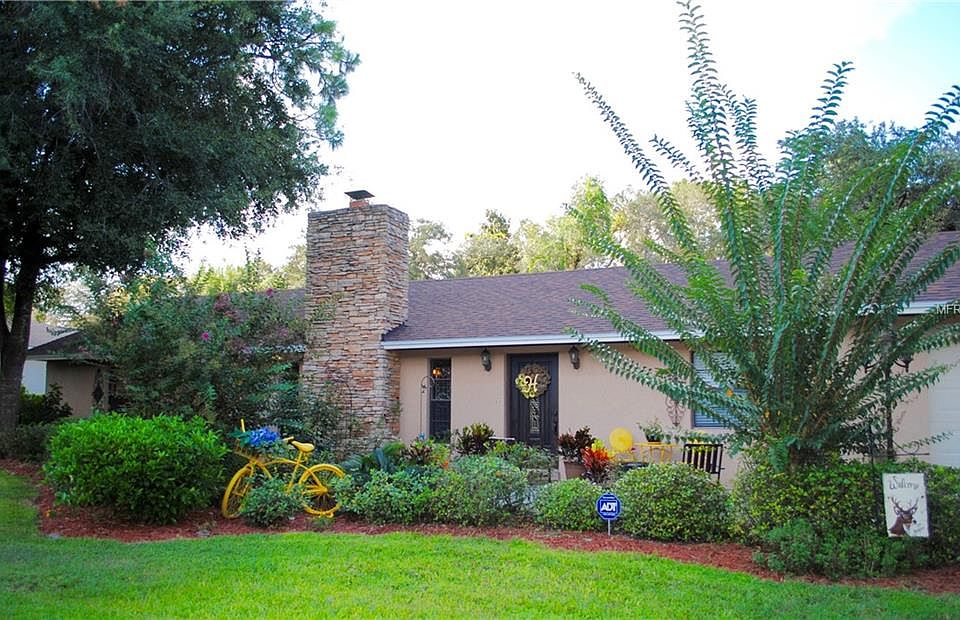 1st image of 32 Pine Forest Ln