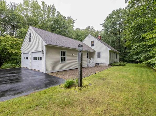 14 Mastwood Lane, Kennebunk, ME 04043