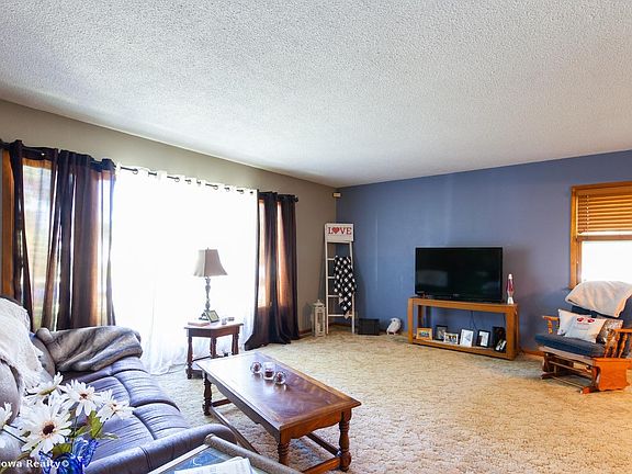 4th image of 102 Kellogg Ave